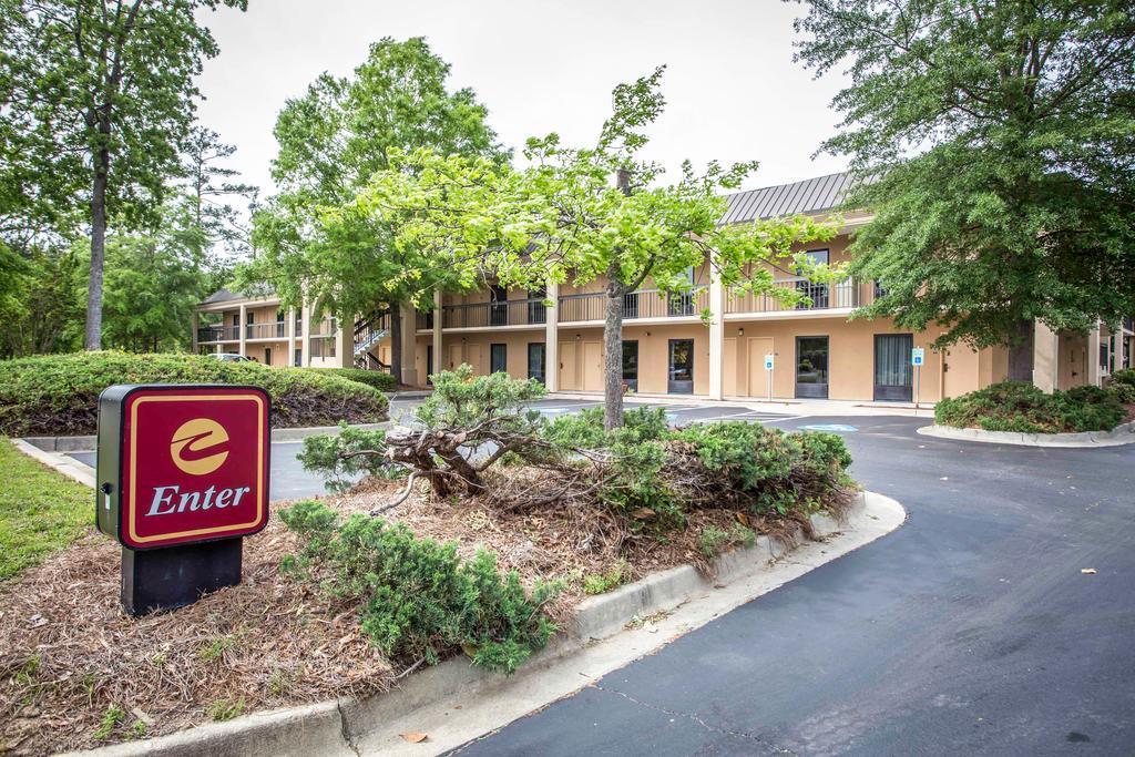 Clarion Inn & Suites Aiken South מראה חיצוני תמונה