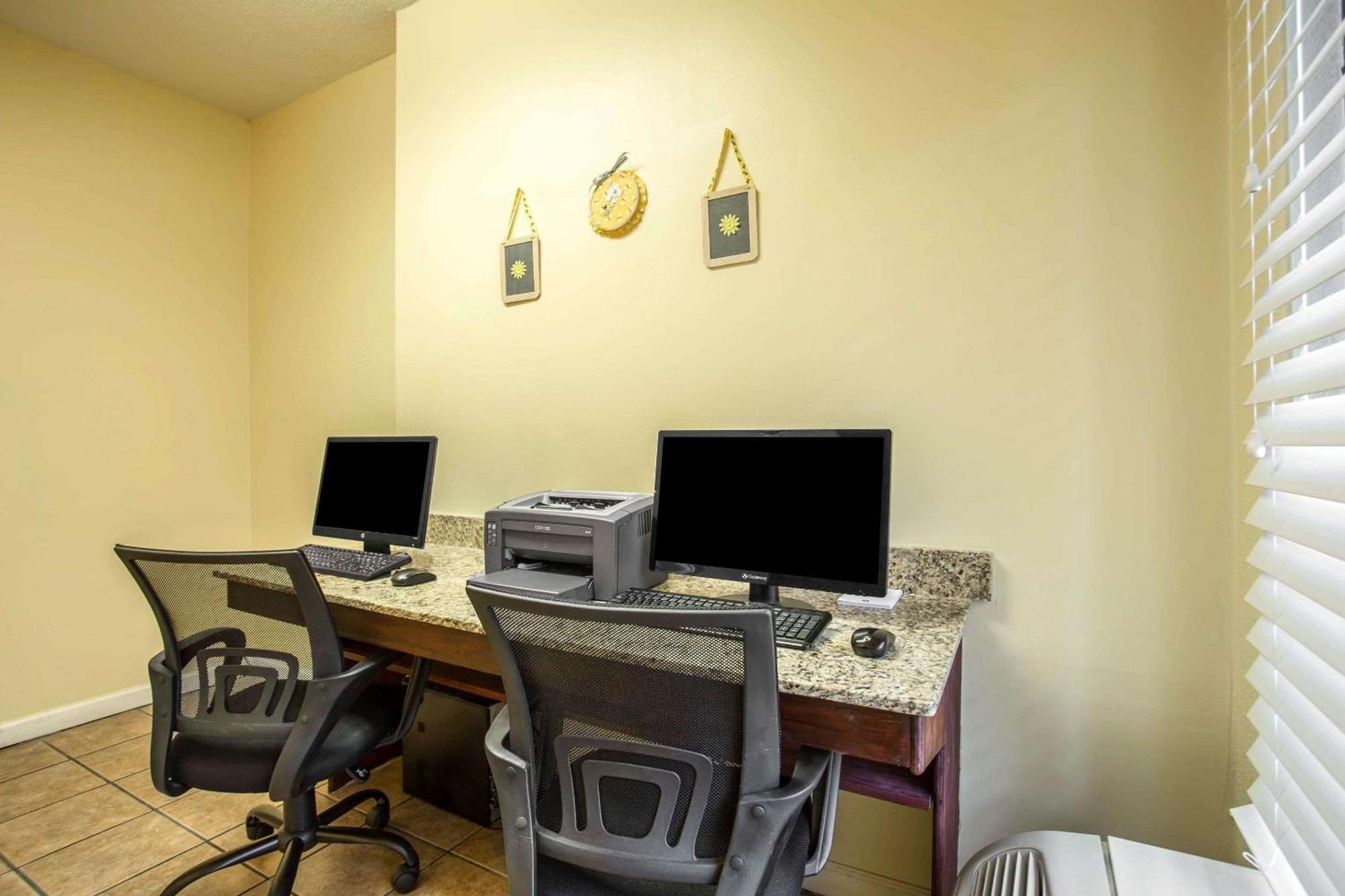 Clarion Inn & Suites Aiken South מראה חיצוני תמונה
