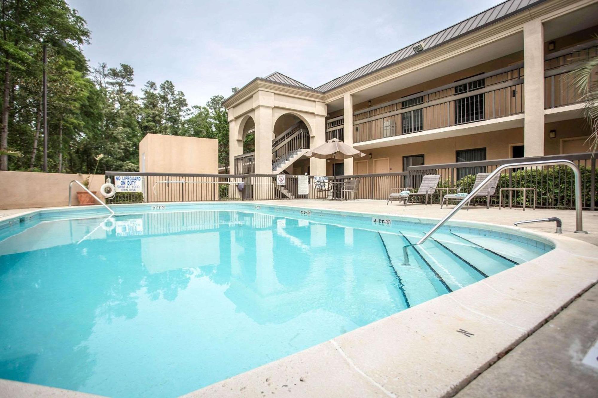 Clarion Inn & Suites Aiken South מראה חיצוני תמונה