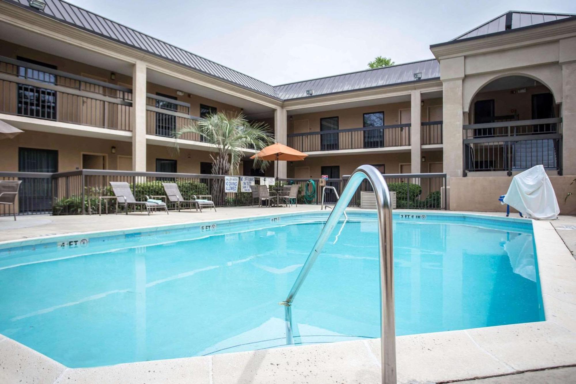 Clarion Inn & Suites Aiken South מראה חיצוני תמונה