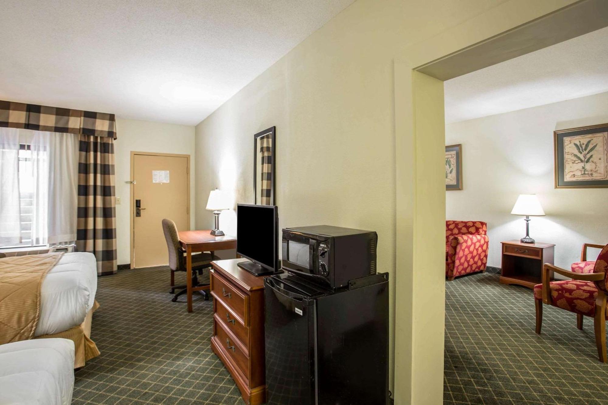 Clarion Inn & Suites Aiken South מראה חיצוני תמונה