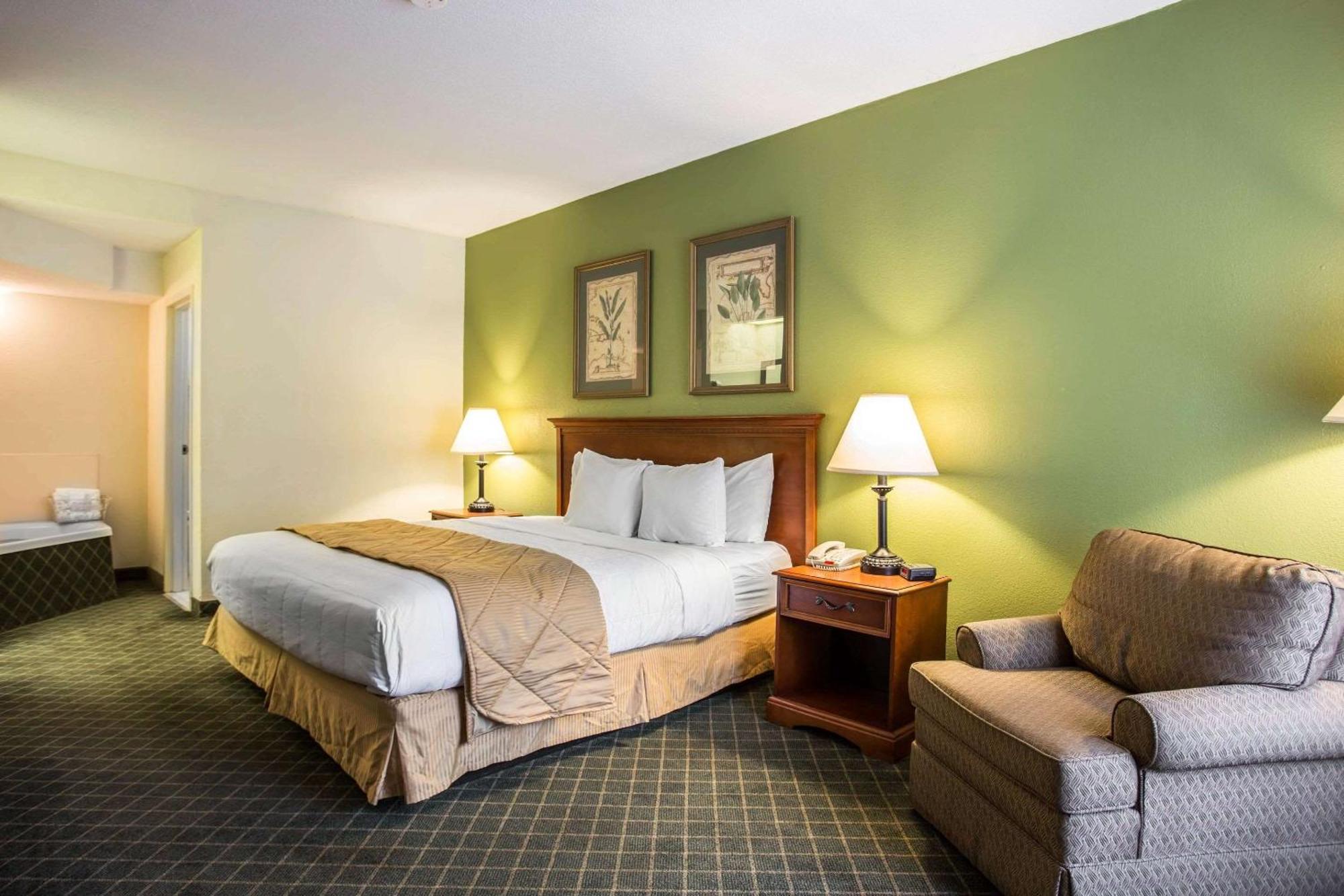 Clarion Inn & Suites Aiken South מראה חיצוני תמונה