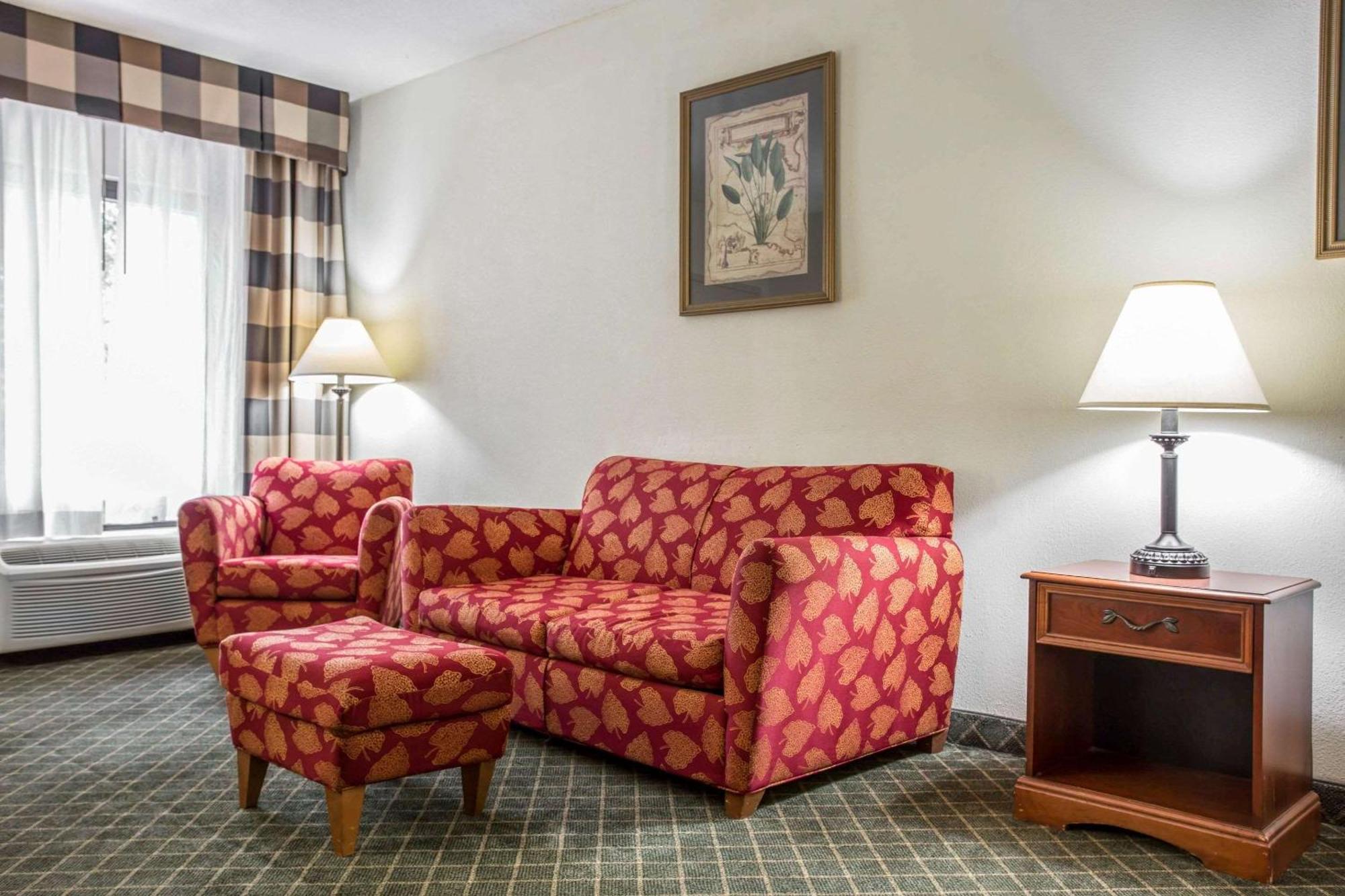 Clarion Inn & Suites Aiken South מראה חיצוני תמונה