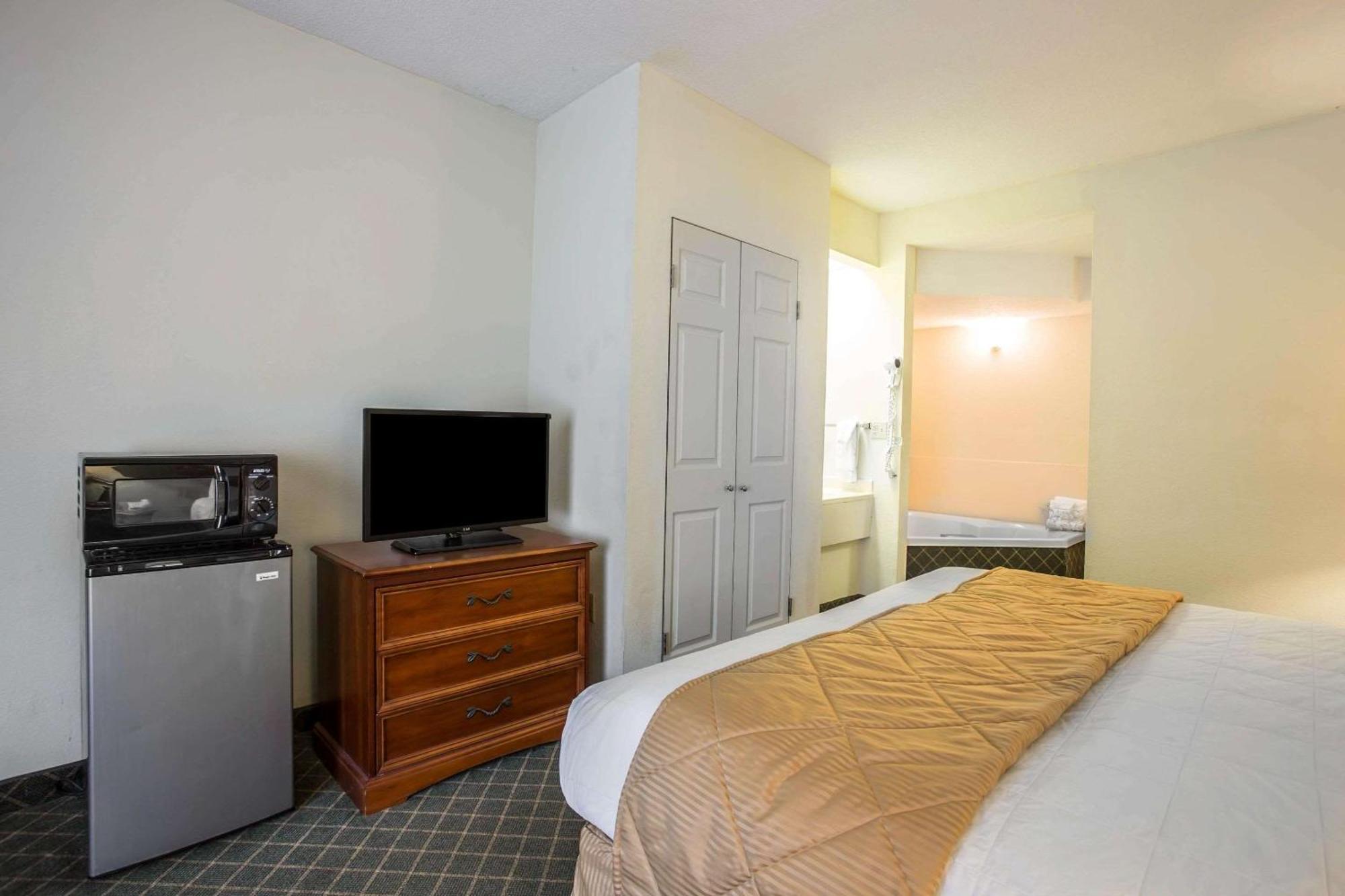 Clarion Inn & Suites Aiken South מראה חיצוני תמונה