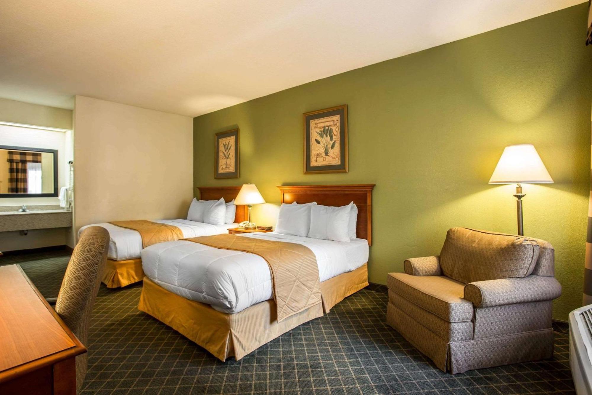 Clarion Inn & Suites Aiken South מראה חיצוני תמונה