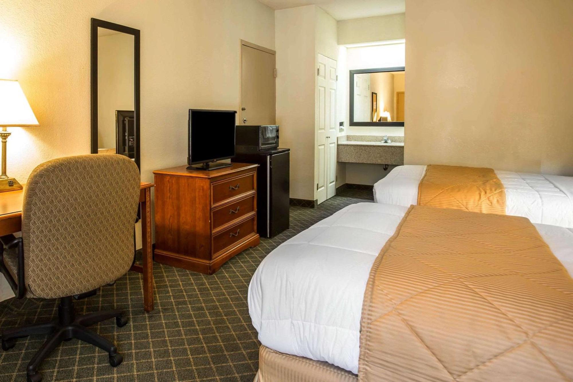 Clarion Inn & Suites Aiken South מראה חיצוני תמונה