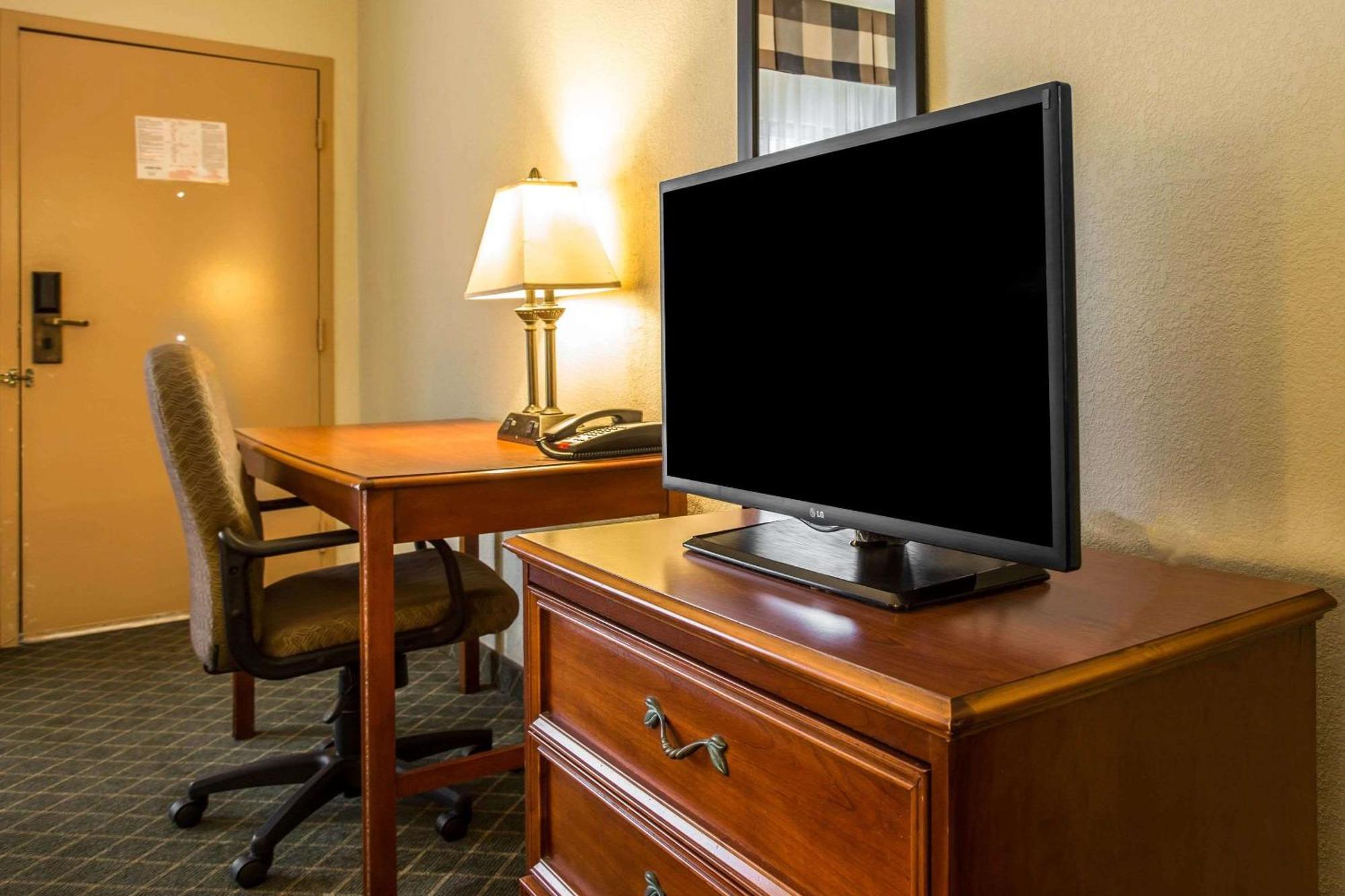 Clarion Inn & Suites Aiken South מראה חיצוני תמונה
