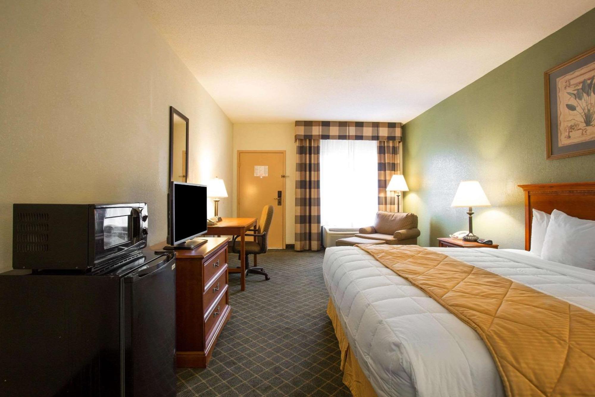 Clarion Inn & Suites Aiken South מראה חיצוני תמונה