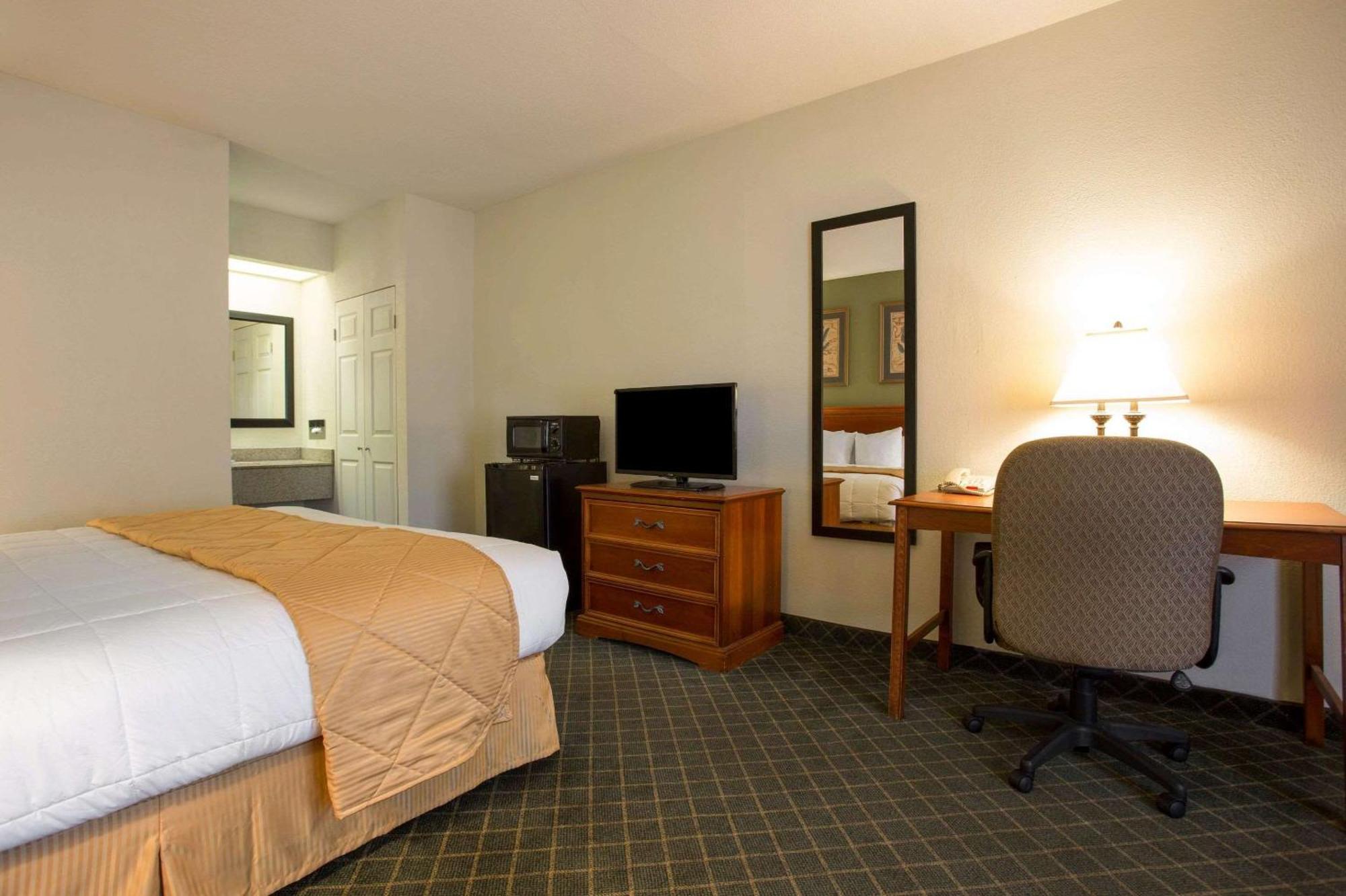 Clarion Inn & Suites Aiken South מראה חיצוני תמונה